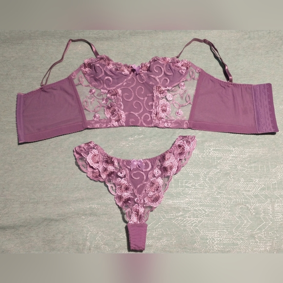 Rapunzel Lingerie Set - Picture 3 of 3